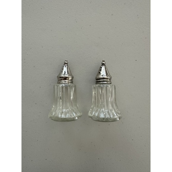 The Unbranded Brand Other - Vintage/Retro Mini Clear Ribbed Glass Salt & Pepper Shakers Silver Metal Lids